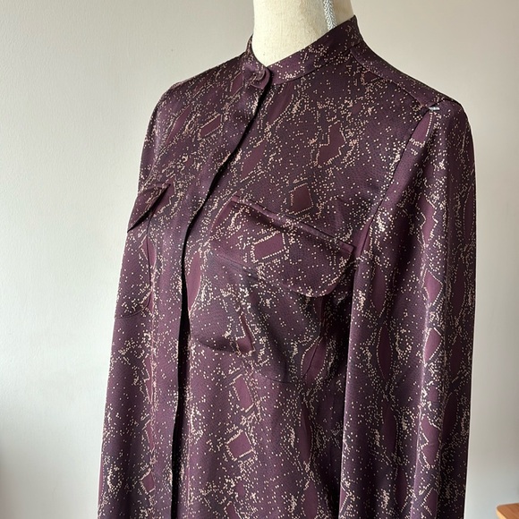 Like new Equipment Helaine python print collarless shirt Prune size XS - Picture 6 of 13